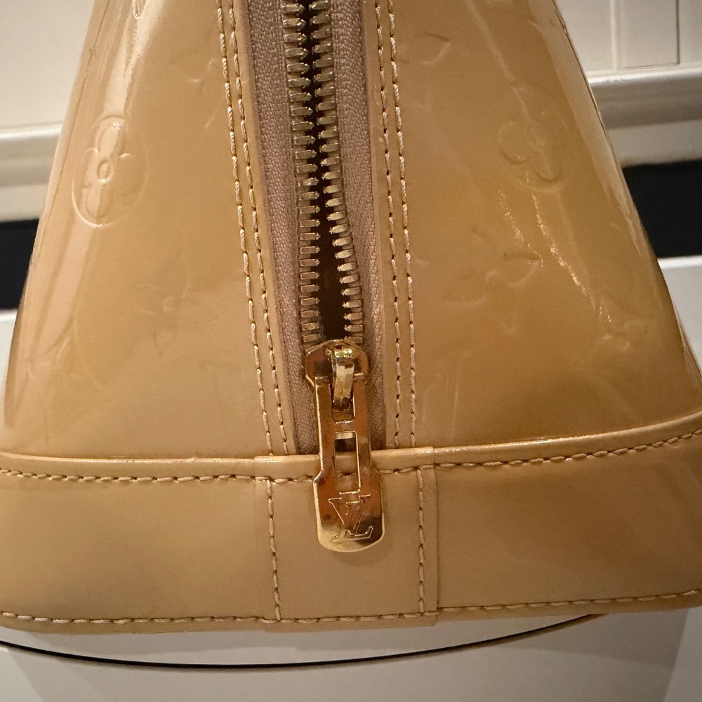 Louis Vuitton Patent Monogram Tote in Tan - Picture 3 of 14